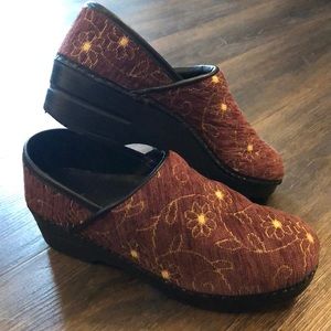 Sanita tapestry danish clogs